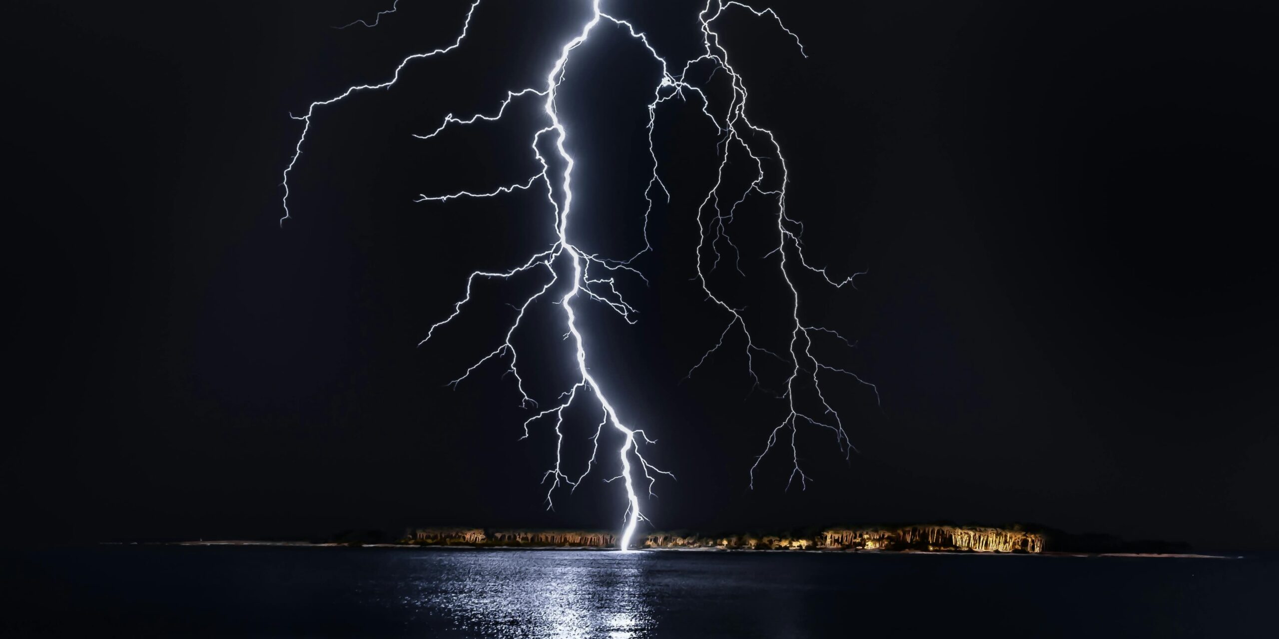 Depressão Cláudia IPMA chuva torrencial, ventos até 110 kmh em Portugal